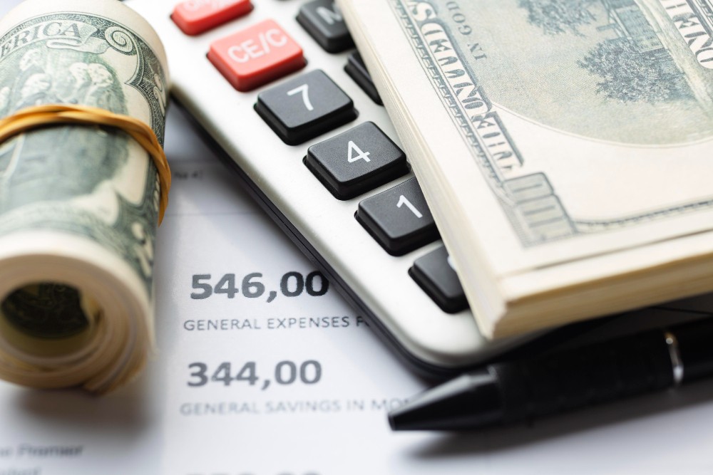 uma calculadora e extratos finaneiros para realizar o que é quebra de caixa